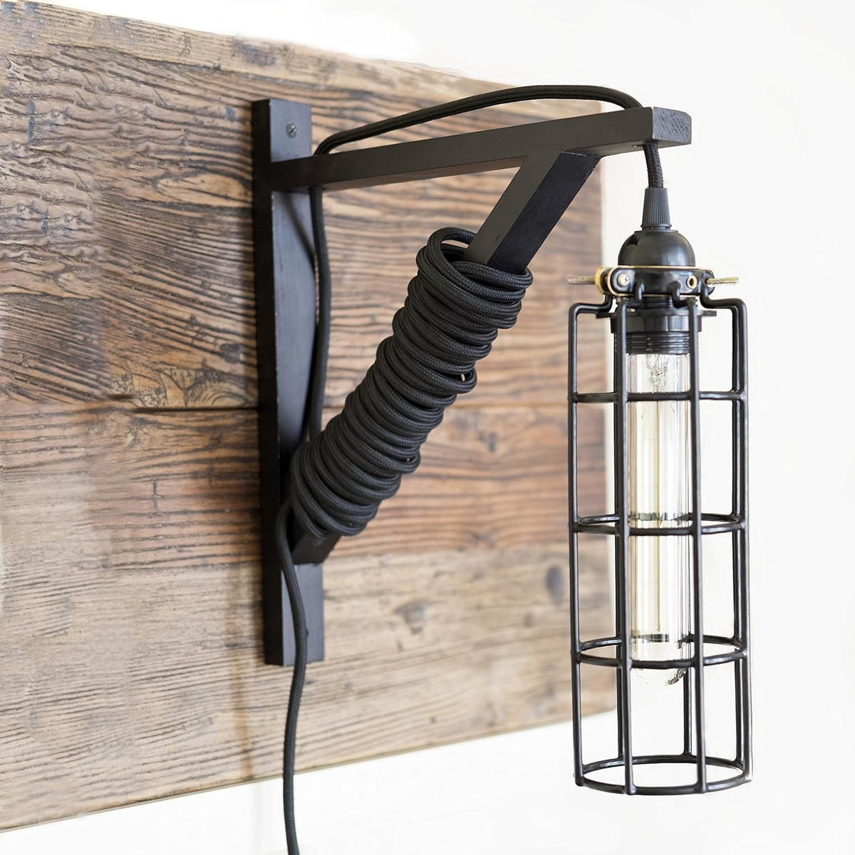 2 Vintage Farmhouse Design Wall Lamp Sconce Set with Wood Wall Bracket V859