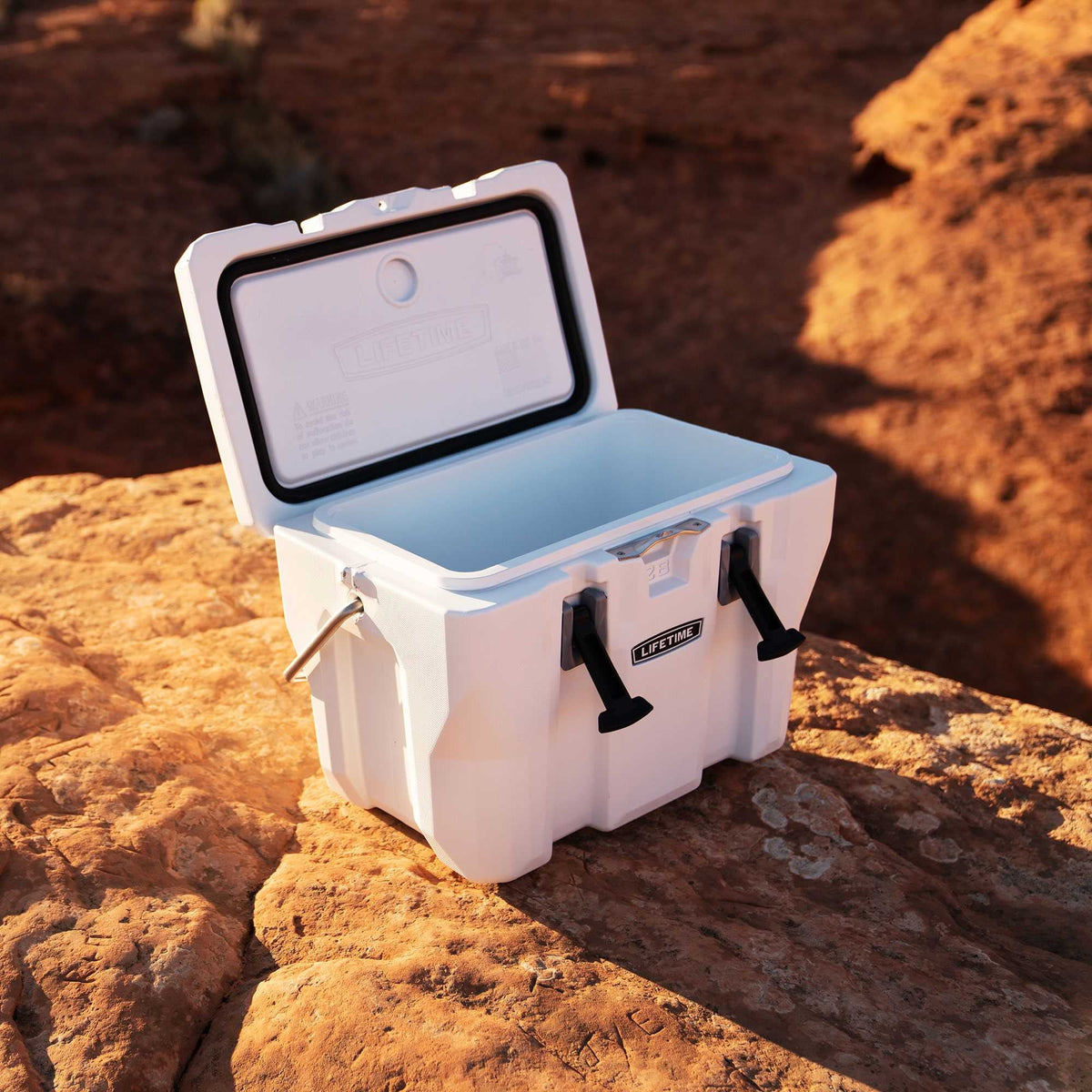 28 Quart High Performance Polyethylene Cooler U9385