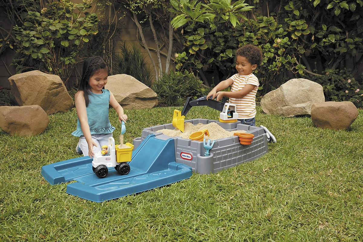Sandbox with Lid and Play Sand Accessories L57303