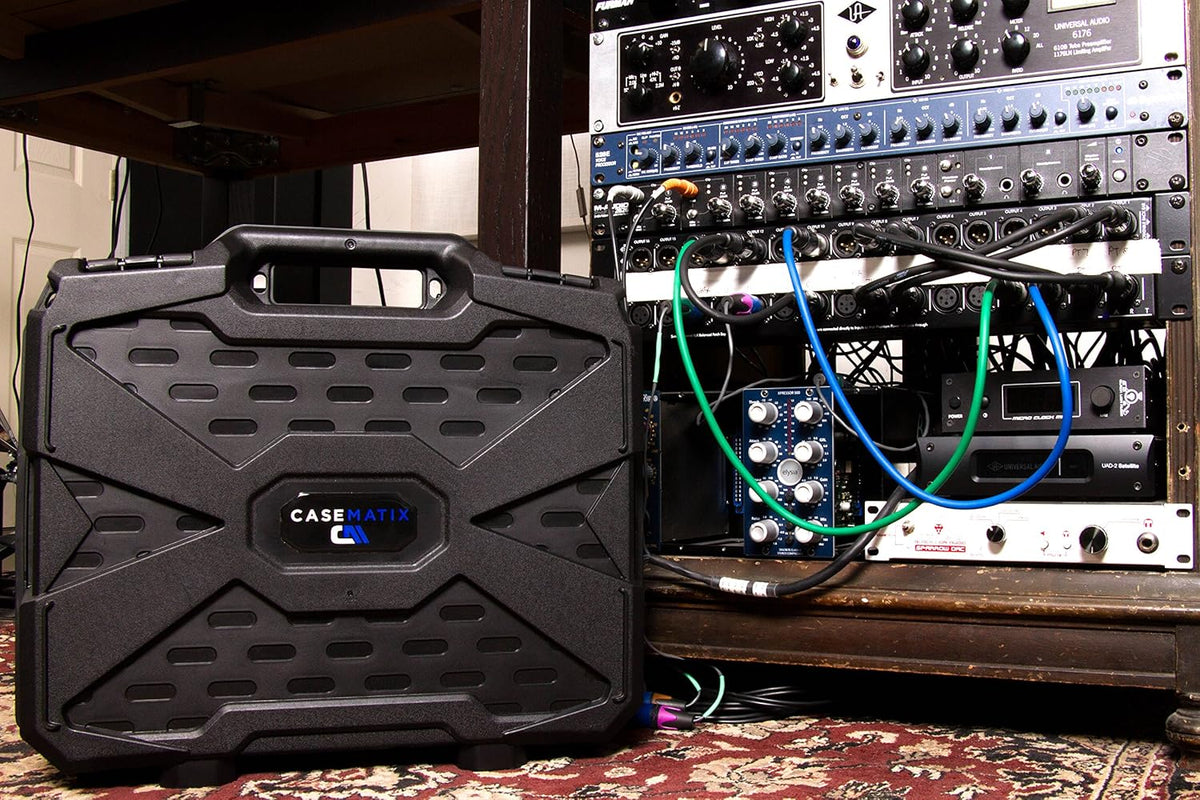 Hard Case Compatible with 12 Handheld Transmitter Mics I900