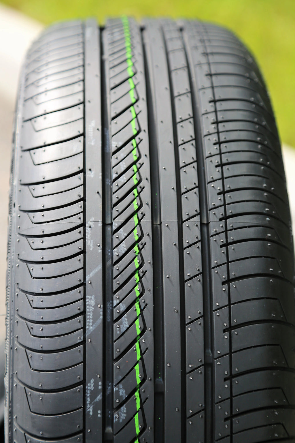 Set of 4 All Season Tires L308